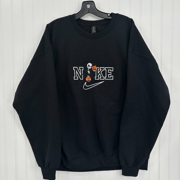 Nike Jack Skellington Embroidered Adult Unisex Crewneck Sweatshirt Halloween - Picture 2 of 5